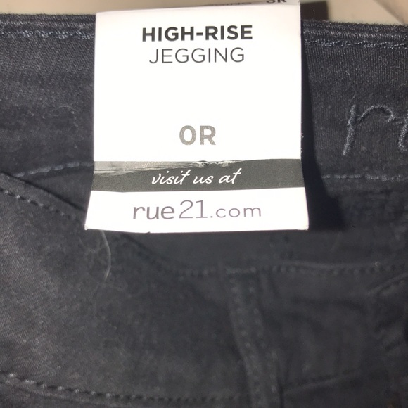 Jeans - Picture 2 of 3